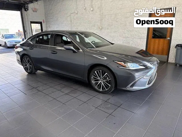 جاهزه للشحن من امريكا لجميع دول الخليج لكزس350اي اس كلين تايتل  Lexus350es ready for America