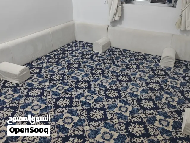 مجلس ارضي مستعمل شبة جديد