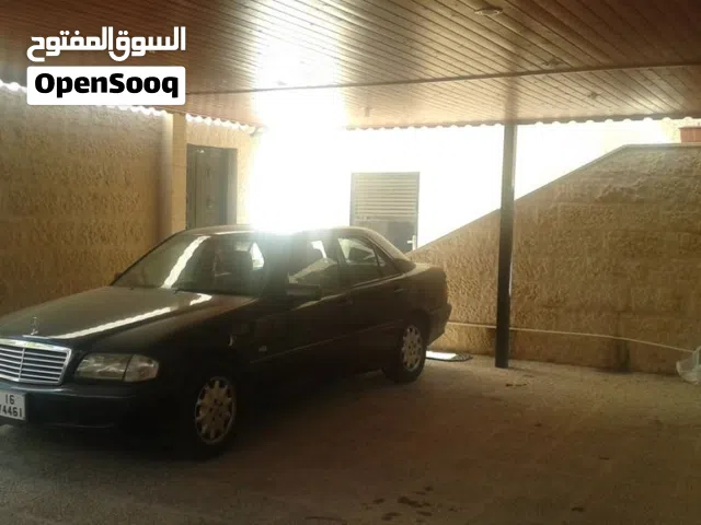 فيلا مميزة بموقع استثماري للبيع 6 غرف نوم و بركة سباحة-ضاحية الرشيد خلف مستشفى الجامعة