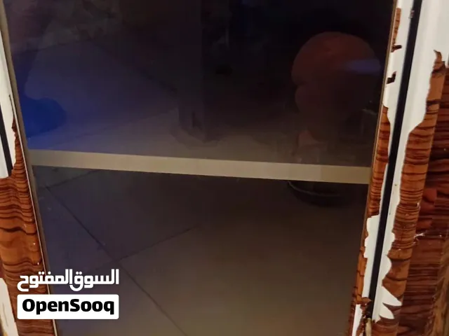 خزانة مطبخ زاويه تعليق طابقين واسعه وبركب عليها لمبه وع الواقع أفضل بكثير بدها تنضيف وإزالة الاصق بس