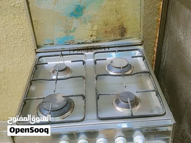 طباخ إيطالي أربع مشاعل مع فرن