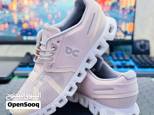 On Cloud 5 Women’s Shoes Original Model: 59.98153 Looks Like New Condition Size: EU 38.5 / US W 7.5