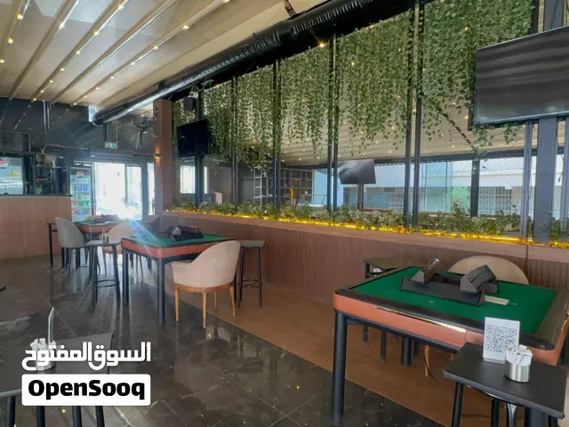 A vibrant café and restaurant in a prime waterfront location by the lake and the sea.