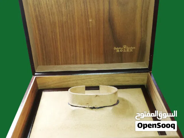 علبه ساعه رولكس من الجلد الاصلي  بحاله ممتازهROLEX WATCH MADE OF GENUINE LEATHER IN EXCLLENT