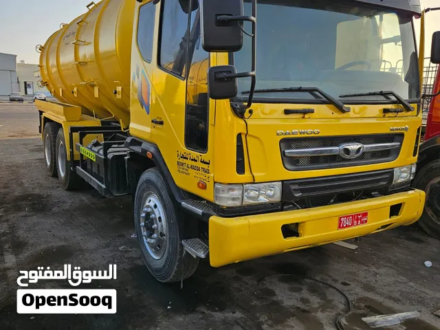 خدمة شفط مياه المجاري - تنظيف خزانات الصرف الصحي - خدمة صهريج مياه الصرف الصحي Sewage Water Tanker