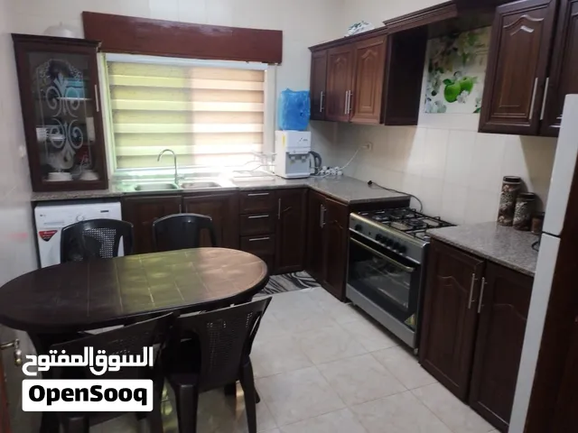 شقة 132م2 طابق أول للبيع  أم نوارة - القويسمة مقابل المديرية مباشرة