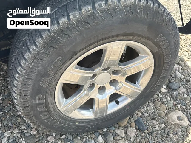 تواير 4مخزنان يوكهاما ما متغيرت مع رنجات 18دنالي وكاله  مقاس 265/70R18. نظيفات مركبات قريب على سياره