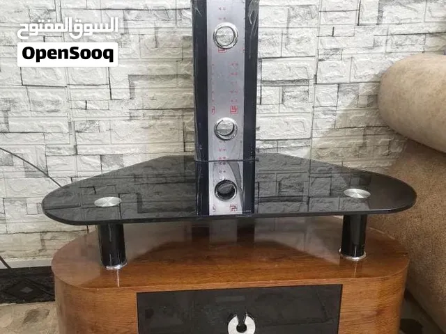 ميز تلفزيون مستخدم استخدام نظيف جدا