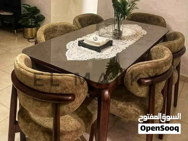 سفرة ملكية فخمة - حيث تلتقي الفخامة بالذوق الرفيع!   - تصميم أسطوري مستوحى من القصور الملكية -
