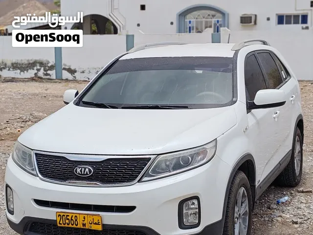 Used Kia Sorento in Al Dakhiliya