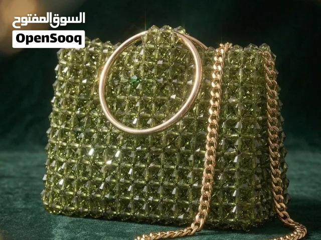 حقيبة كرستال صنع يدوي حجم  وسط حقيبة  handmade موديل فريد من نوعه حجم ..عرض 20 سم وطول 15 سم