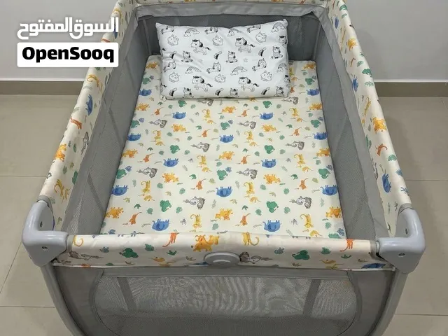 سرير اطفال نضيف