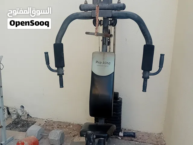 يوجد جهاز رياضى فيه سحب عالى وفراشه صدر وتمرين رجل به جميع تدريب وتمرين عضلات الجسم  يوجد مقعد صدر