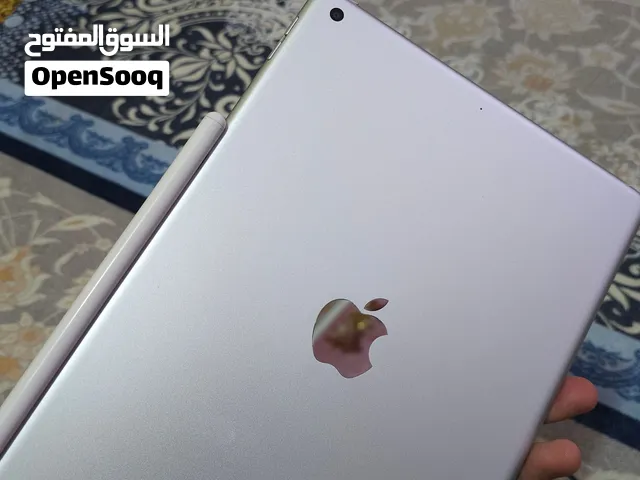 Apple Ipad 9  ذاكره 64 حجم الشاشه 10.2  نضيف جدا واستخدام دراسه فقط