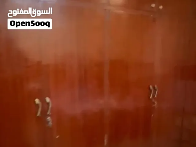 كنتور اخشاب 6 ابواب  حاله جيده سعر 250 الف و بي مجال