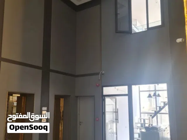 محل للايجارداخل مجمع في السابع