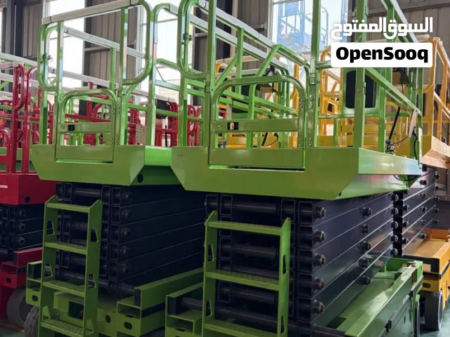 سيزر لفت للإيجار رافعات مقصية للإيجار تأجير معدات رفع معدات مشاريع وإنشاءات