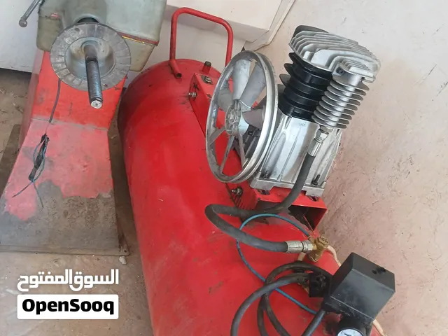 كمبراسوري طلياني 300لتر بدون محرك صناعي كهرباء 380  وماكينة تعديل رصاص للبيع شغالة أمورها تمام