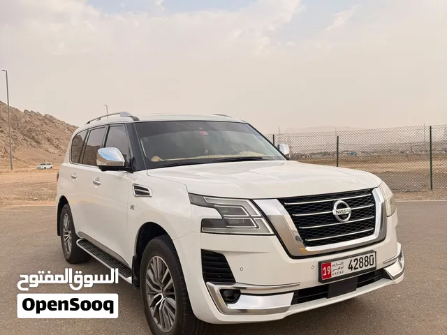 باترول ابيض موديل 2020 ماشيه 195000 كم محرك 6 سلندر بلاتينيوم اعلى المواصفات