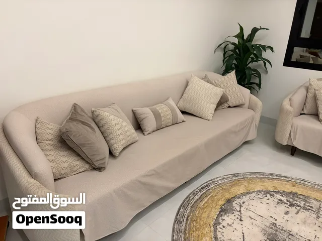 للبيع كنب بحالة جيدة