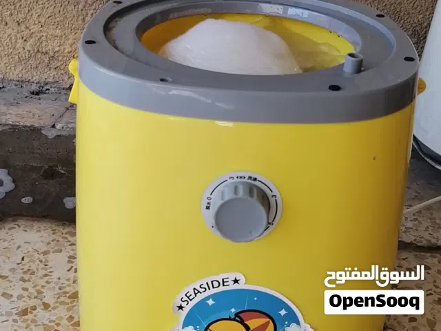 غساله اطفال بعدها بالكارتونه نظيفه جدا