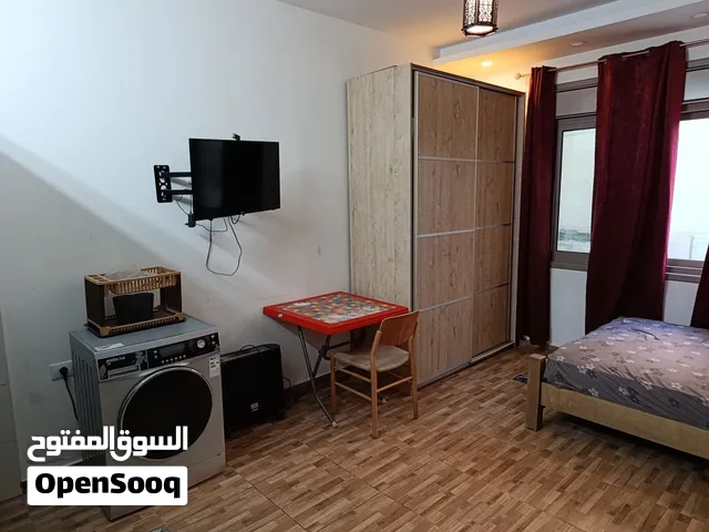 ستوديو فخم للإيجار دكتور او طالب طب