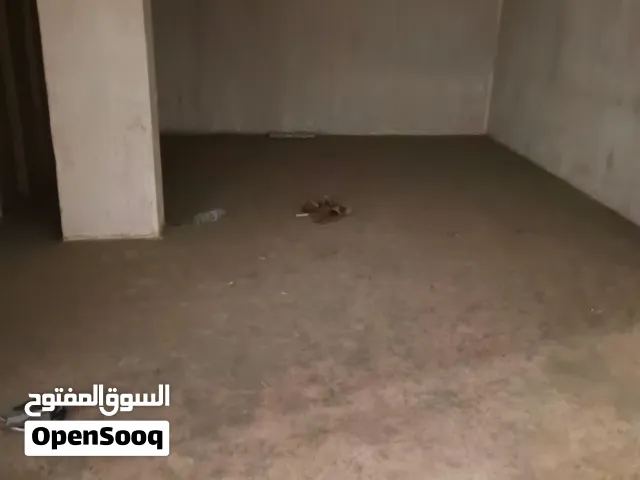 مستودع للايجار في المقابلين