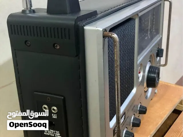 Vintage radio working in perfect condition - made in Hong Kong