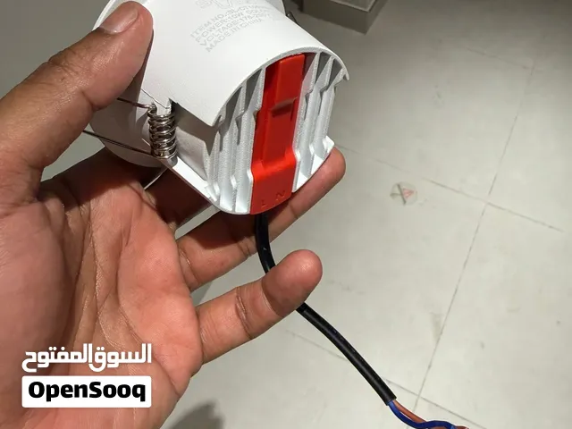 للبيع سبوتات لايت جديد عندي كميه تقريبا 20 حبه 1 دينار القطعه كامله