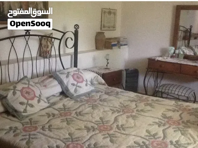 Lilith  house  to  rent