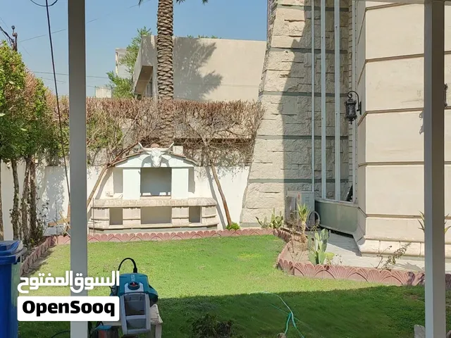 دار للبيع بناء جيد في الواثق شارع 42 منطقة سكنية ممتازة فرع عريض قرب الشارع الرئيسي