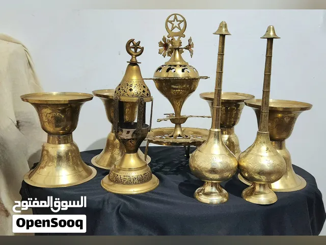 للبيع في صنعاء: طقم نحاس (هندي قديم) أصفر مزخرف بالكامل  8 قطع متكاملة