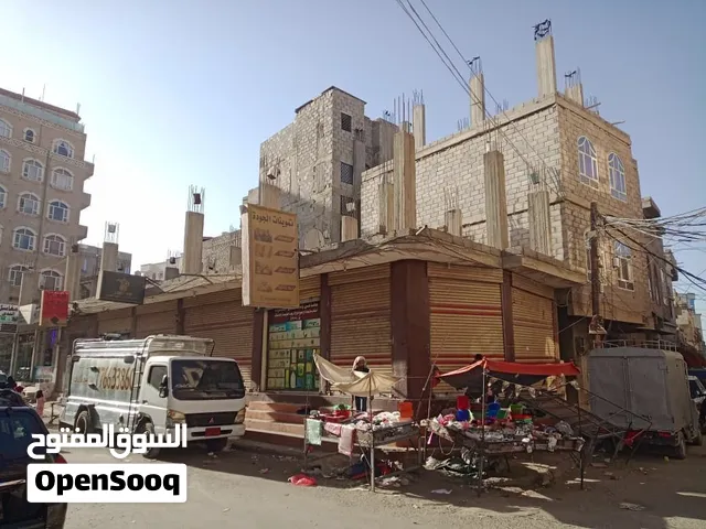 سوبر ماركت ومركز بهارات 5 فتحات ركنية..