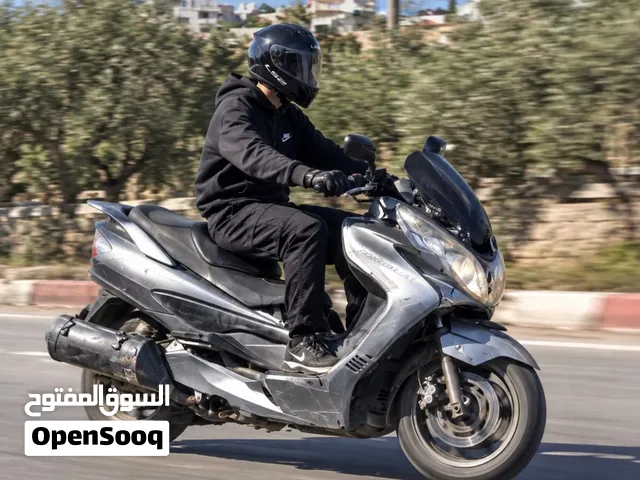 دراجه سوزوكي برجمان مطور 400