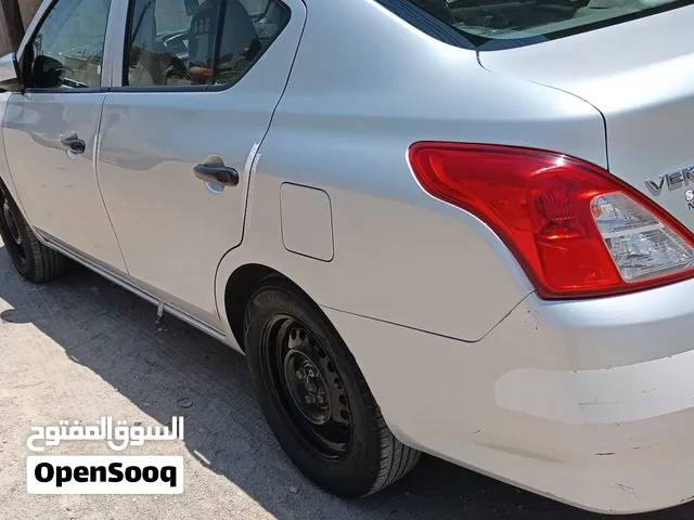 نيسان فيرسا