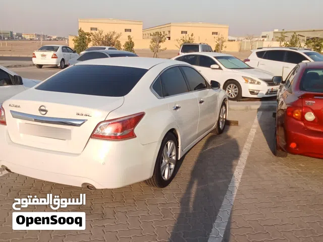 2013 نيسان التيما Standard