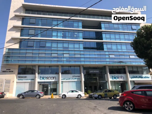 عيادات طبيه للاجار أو البيع بمساحات مختلفة