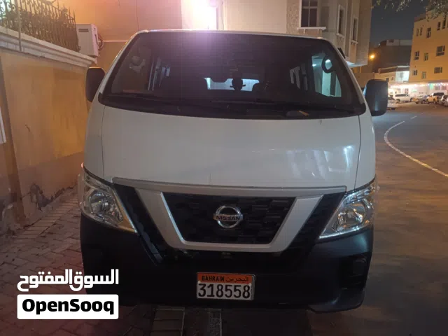 باص نيسان كارقو