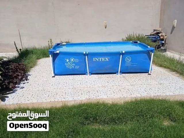 حوض سباحة للبيع