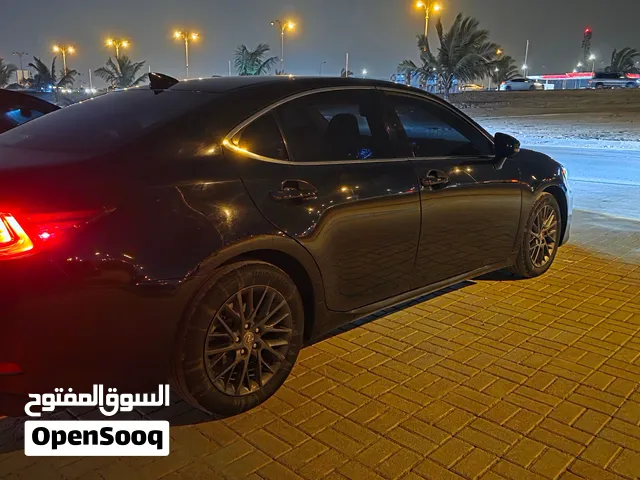 لكزس ES2018 مستخدم الاول وارد نظيف جداً ماتشكي من شي أفحص وين ماتحب مطلوب 6800 قابل للتفاوض.