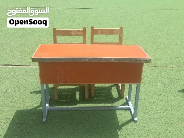 مقاعد دراسية بحالة جيدة السعر 40 الطاولة العدد 60 و الكرسي 10د العدد 120يستخدم من الروضة إلى الثاني