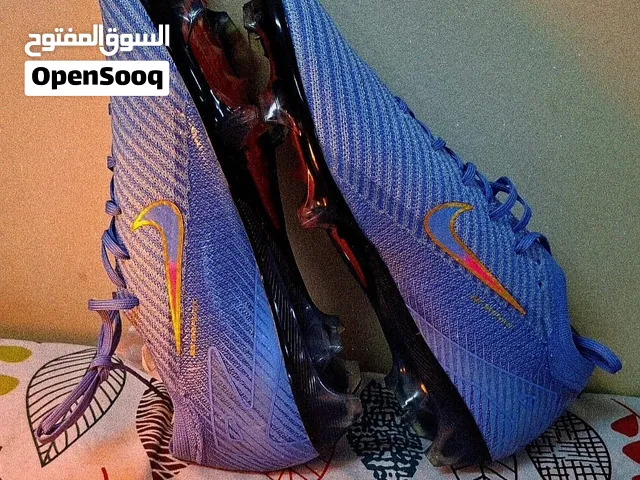 حذاء رياضي