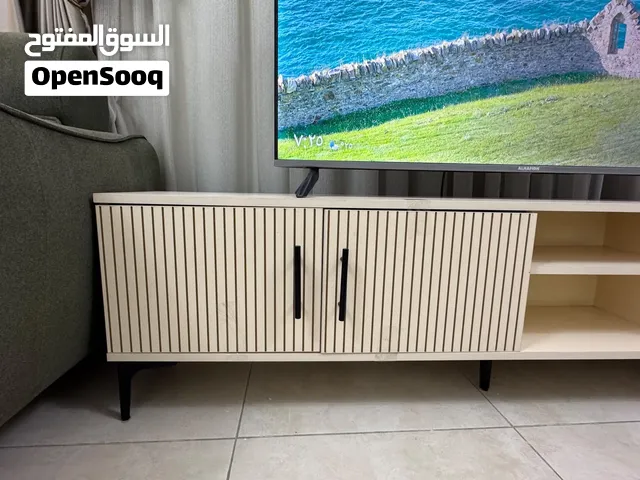 ميز تلفزيون