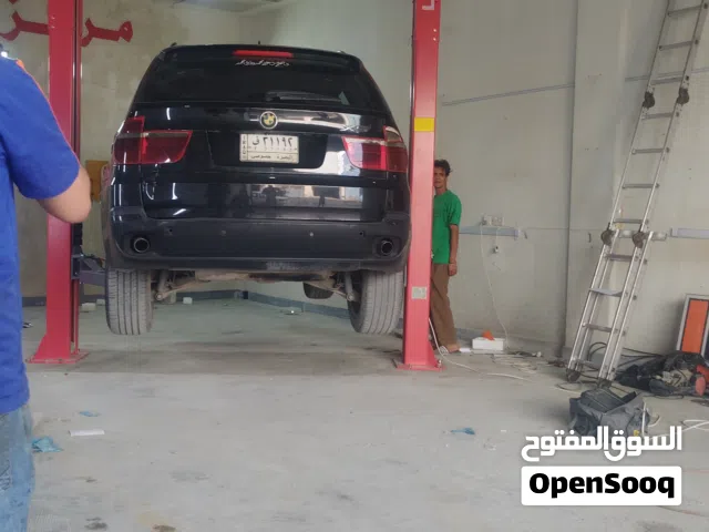جك رفع السيارة 4 طن نوع لانتش غني عن التعريف ارتفاعه 4 متر للبيع المستعجل لعدم التفرغ