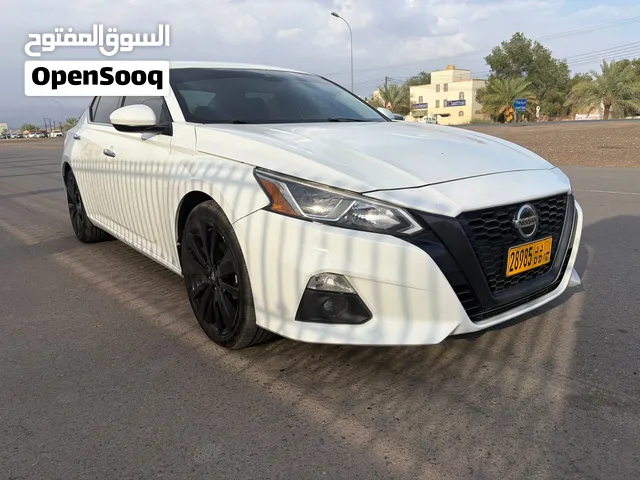 Used Nissan Altima in Al Dakhiliya