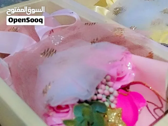 Beautiful Mini Artificial Flower Bouquet in Gift Box باقة ورود صناعية بتصميم جميل في صندوق ه