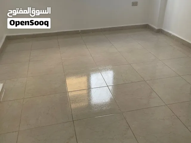 غرفه من بيت لطالبه او موظفه تكون ملتزمه ونظيفه وخلوقه اقراء الوصف قبل التواصل