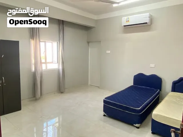 تتوفر شقق للايجار في سناو من غرفتين ودورتين مياه وصاله ومطبخ  _ كما تتوفر شقق من غرفه وحمام ومطبح جم
