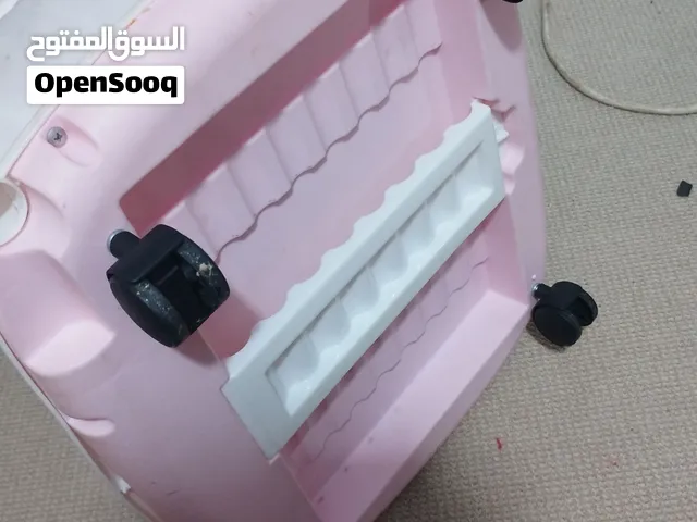 كرسي طعام مع كامل اغراضه للبيع