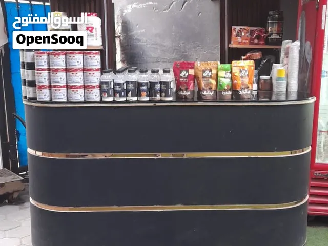 كاونتر محل كامل خشب + أرفف عرض + إضاءة LED + بارتشن للبيع